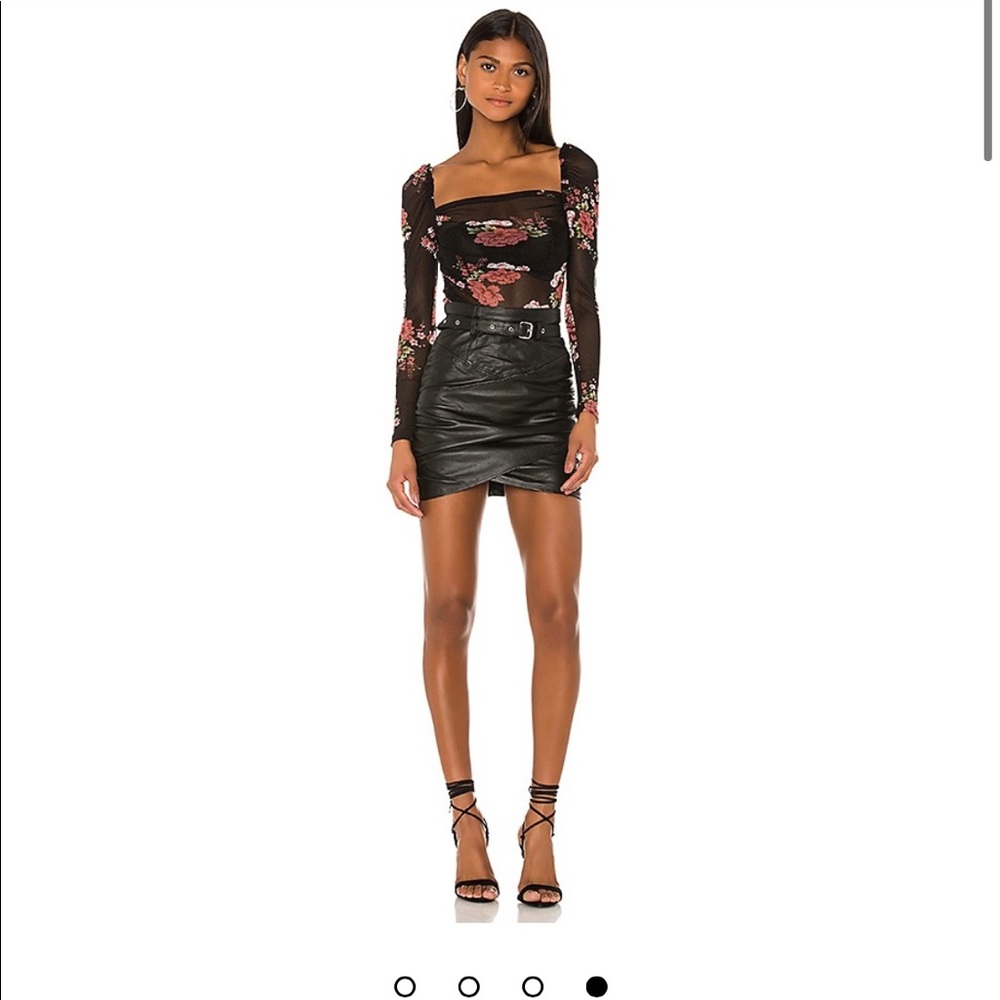 Superdown Scarlette Puff Sleeve Top (Black Floral)